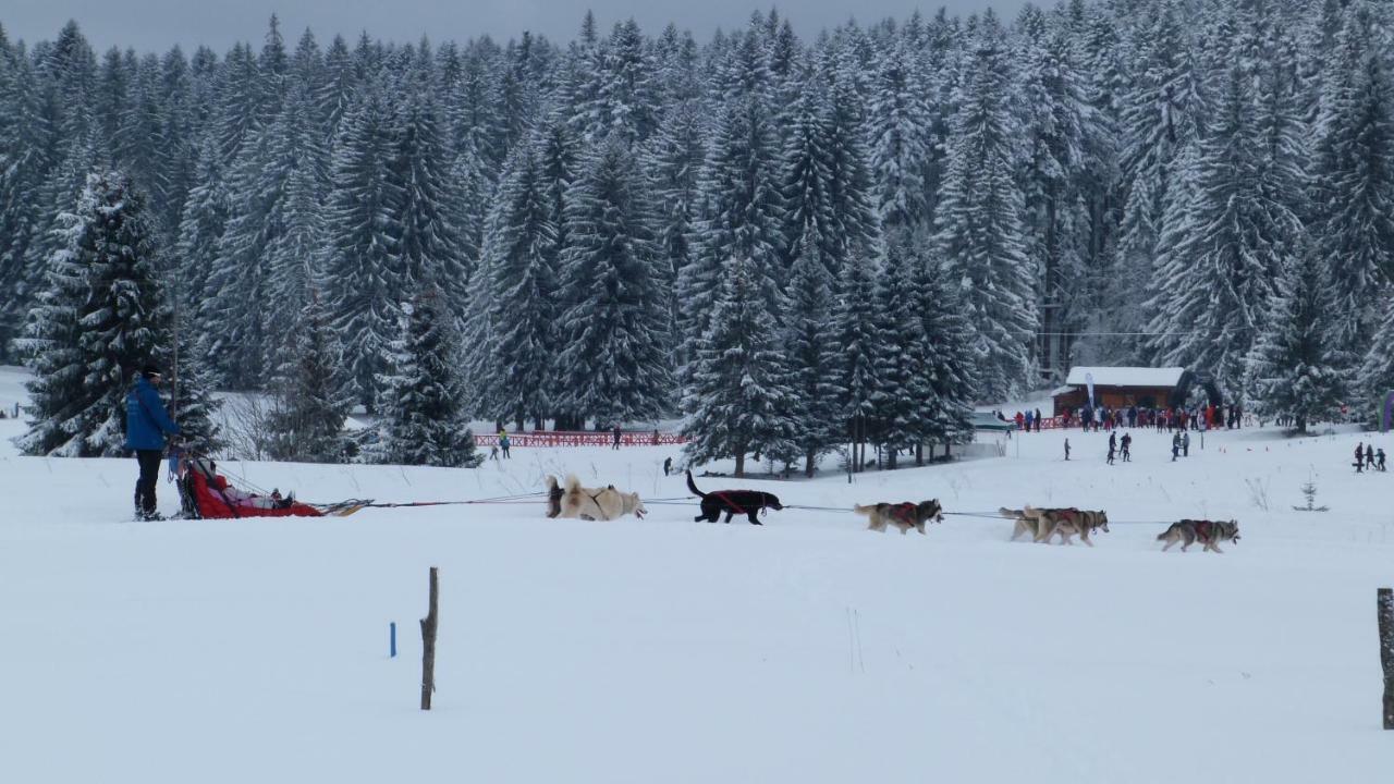 La Grange De Haute-Joux Les Fourgs المظهر الخارجي الصورة